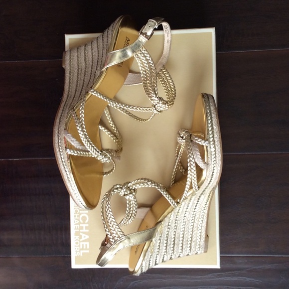 Michael Kors ‘Summer Wedge’ Sandals - Picture 5 of 8